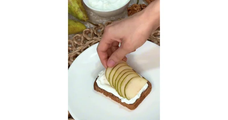naz_nutrition поделилась рецептом грушевого тоста ВИДЕО