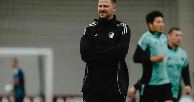 Bu mövsüm “Qarabağ”a uduzmuşdular Baş məşqçini göndərdilər