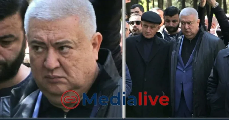Rövşən Bağırovun Fəxri Xiyabanda FOTOSU