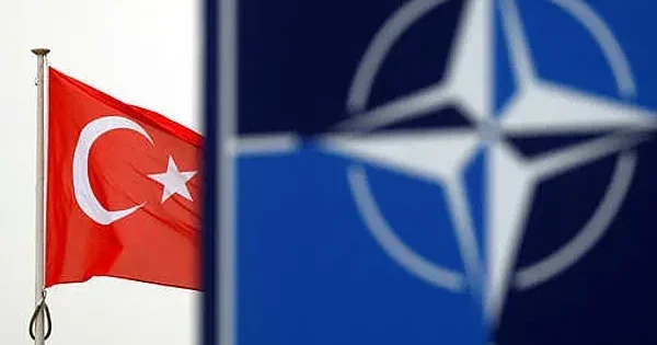 Силы НАТО перехватили над Турцией очередную иранскую ракету