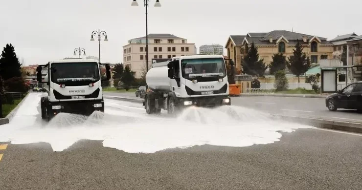 В Баку проведена масштабная уборка после сильных дождей ФОТО
