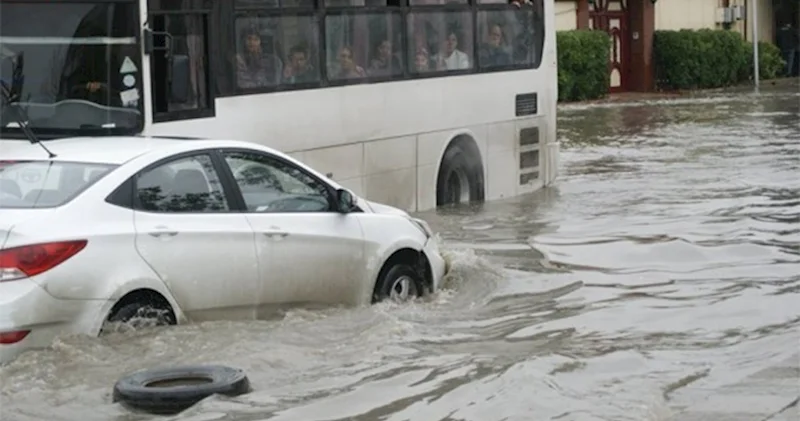 Bakını yağış sularından necə qorumalı? Suyu “qovmaq” yox, “udmaq” lazımdır