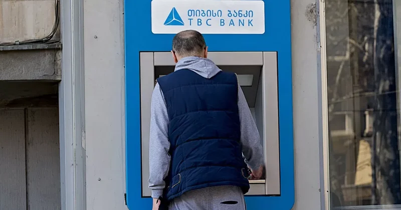Жители Грузии хранят в банках десятки миллиардов