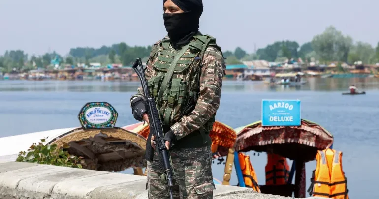 Kəşmirdə terrorun dəhşətli görüntüləri yayıldı VİDEO