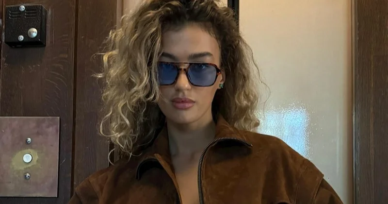 Məşhur rusiyalı müğənni Ukraynada yaşayış icazəsi aldı FOTO