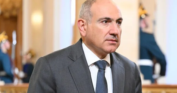Paşinyan rusiyalı hərbçiləri sərhəddən uzaqlaşdırır