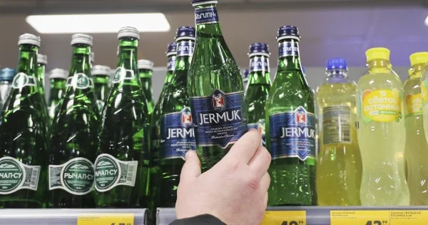 Продажу более 1 млн бутылок воды Джермук из Армении запретили в России Minval Politika