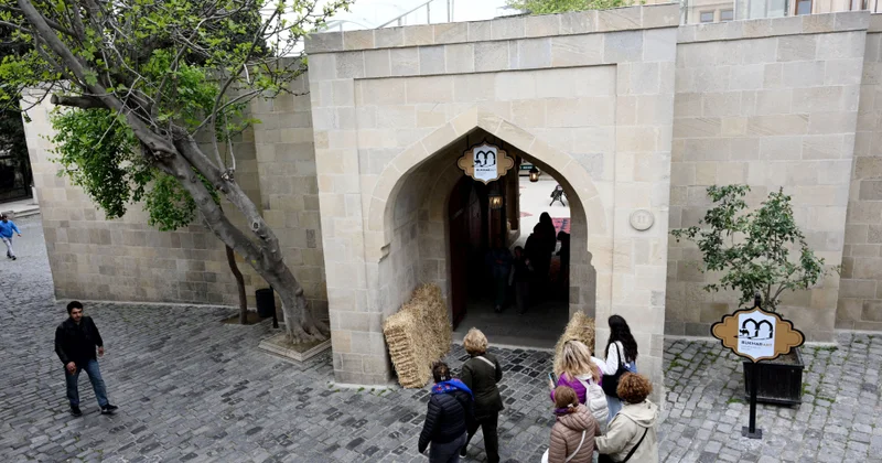 Buxara karvansarası sənət mərkəzinə çevrilən tarixi abidə