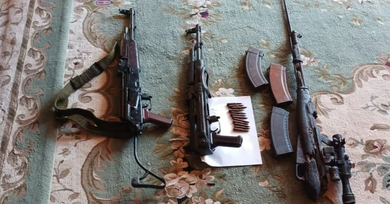 Polis bir gündə 13 avtomat silah aşkar etdi