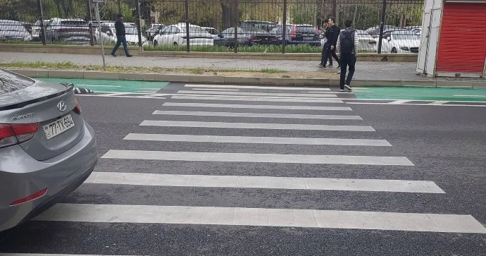 AzMİU nun qarşısındakı piyada keçidi necə təşkil edilməli idi? Ekspert RƏYİ FOTO