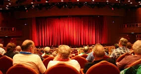 Teatr sənəti niyə bəzi insanlar üçün “köhnəlmiş” görünür? SOSİOLOQ DANIŞDI