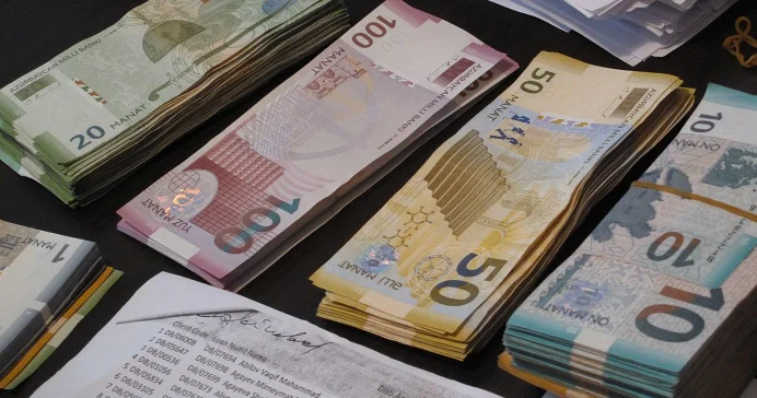 Bankların kredit faizlərindən gəlirləri 1 mlrd. manatı ötdü