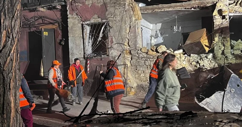 В Одессе после атаки дронов возникли пожары, есть пострадавшие