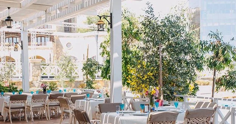Restoranlarda “çay limiti”: hüquq pozuntusu, yoxsa biznes qaydası? AİB SƏDRİ AÇIQLADI