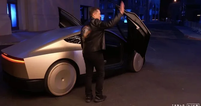 Tesla sürücüsüz robotaksilərin real sınaqlarına başladı Sənayedə şübhə ilə yanaşılır