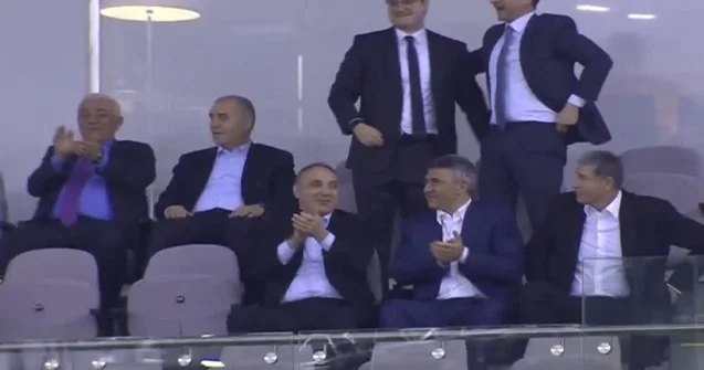 Dövlət rəsmiləri milli komandanın oyununu izlədi Video