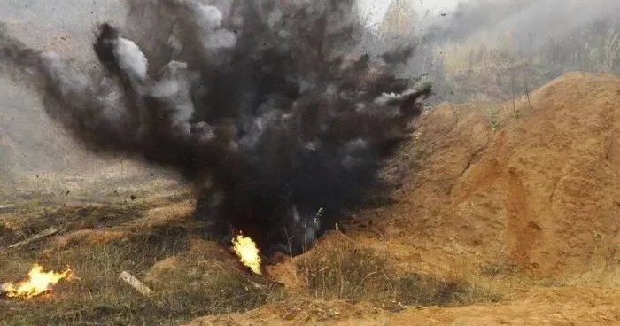 Təyyarədə “bomba” söhbəti edən 3 nəfər SAXLANILDI