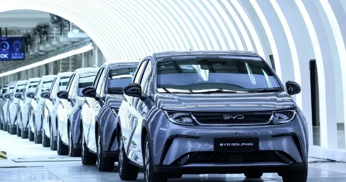 “BYD” şirkəti əməyin istismarında ittiham olunur 50 MİLYON DOLLAR TƏZMİNAT FOTO