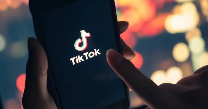 TikTok da saxta proqram videoları: Süni intellektlə yayılır, məlumatları oğurlayır