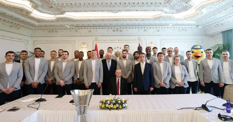 Rəcəb Tayyib Ərdoğan Avroliqanın qalibi olan “Fənərbağça basketbol komandasını qəbul edib