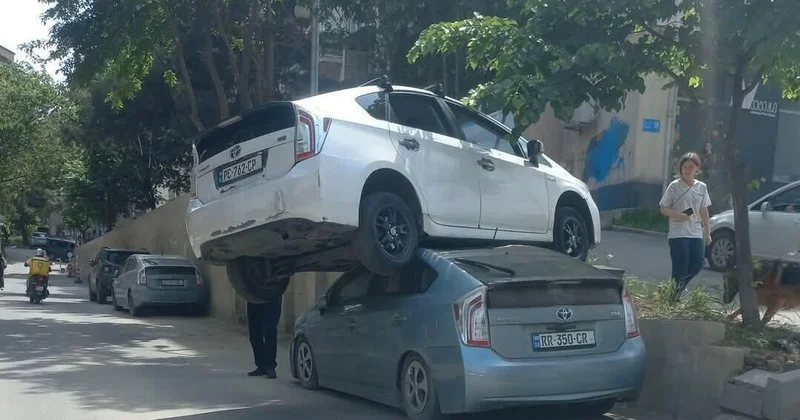 Prius ların iştirakı ilə qəribə QƏZA