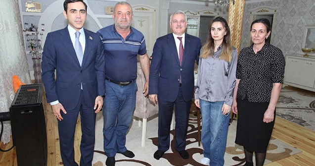 Deputat Tərtərdə şəhid ailəsini ziyarət etdi Fotolar