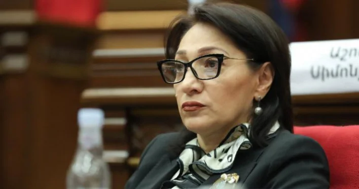 Qalstyandan Paşinyana: “Qalmaqallı və yanlışdır” KONKRET