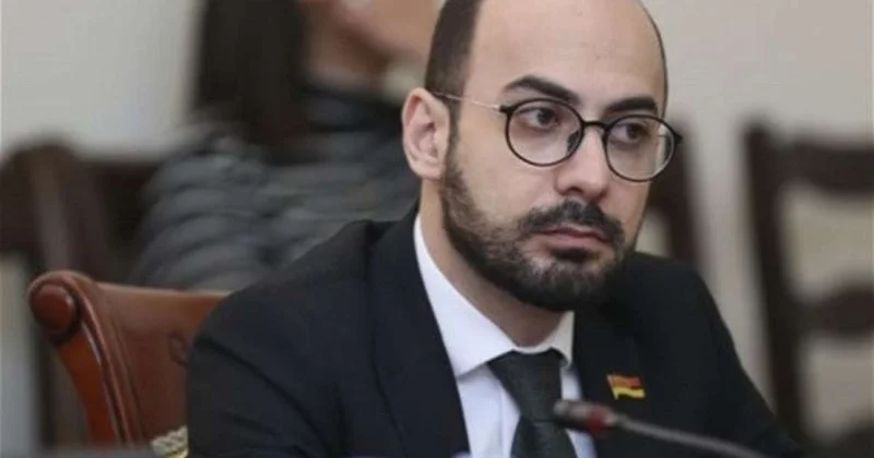 Ermənistanda hakimiyyət kilsə qalmaqalı dərinləşir: Pozğun və rəzil...