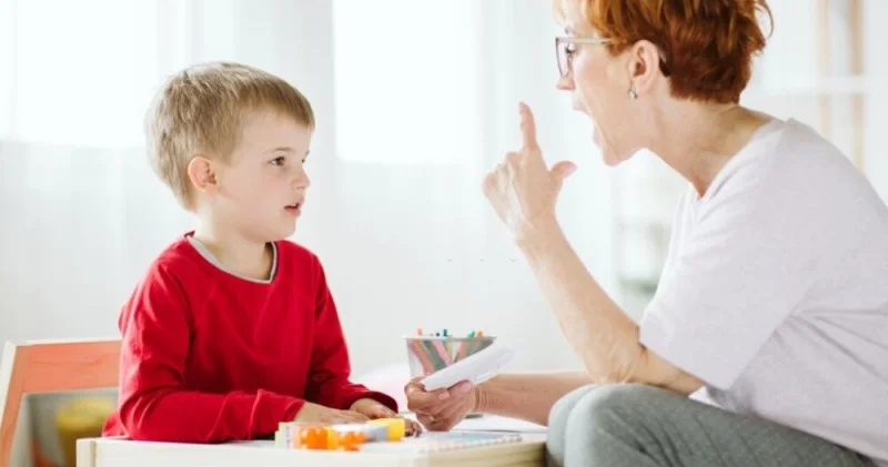 Mutizmli uşaqların ünsiyyət bacarıqları ailə mühitindən asılıdırmı? Psixoloqdan açıqlama