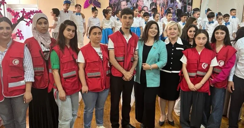 Sağlamlıq imkanları məhdud uşaqlara hədiyyələr verilib