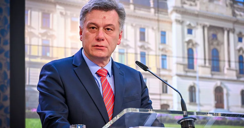 Глава Минюста Чехии подал в отставку из за скандала с биткойнами