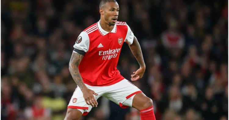 Arsenal legionerini komandada saxlayacaq
