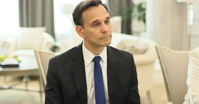 Coşua Hak Azərbaycanda səfərdədir