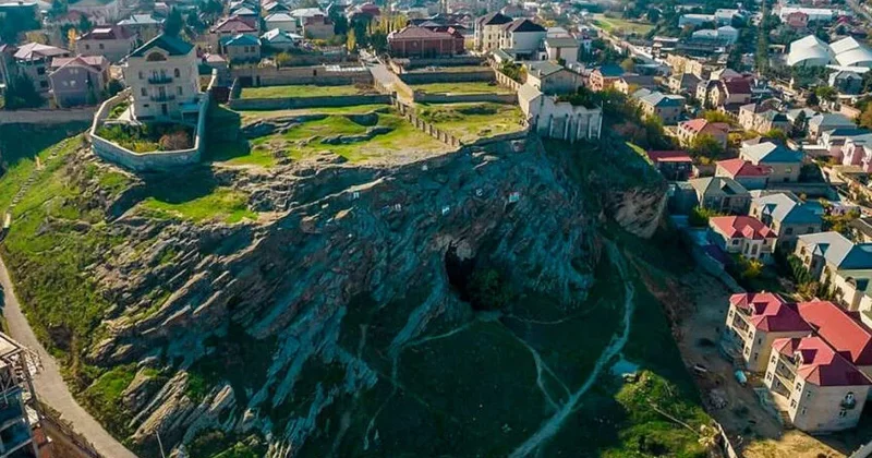 Bakıda dağ satışa çıxarıldı İdmançılar həyəcan təbili çalır