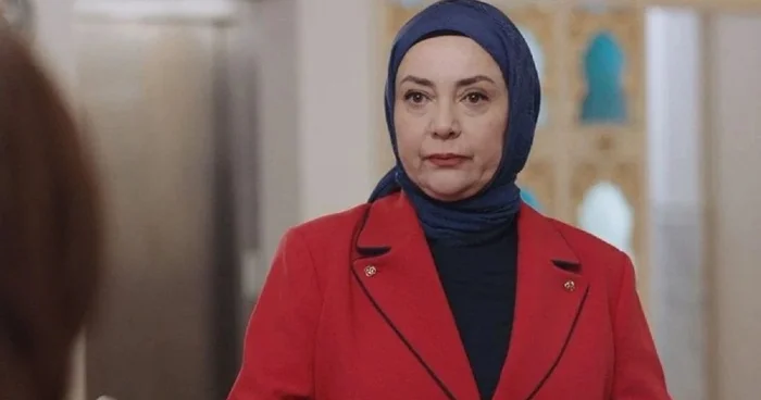 Kızılcık şerbeti nin Pembesi yeni serialla ekranlara qayıdır FOTO