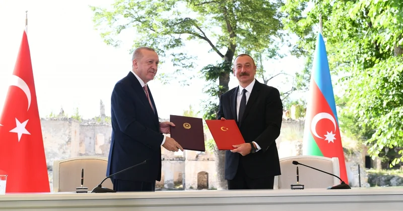 Türkiyəli analitiklərdən ŞOK: “İkitərəfli yox, üçtərəfli sülh sazişi imzalanmalıdır, əks halda Azərbaycan hərbi təhdidlərlə üzləşəcək” KONKRET