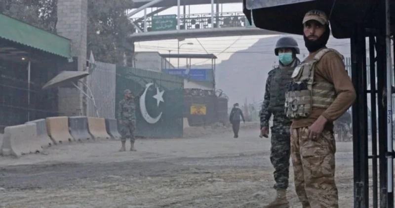 Pakistan Əfqanıstan sərhədində şiddətli toqquşma olub: Dörd hərbçi həyatını itirib