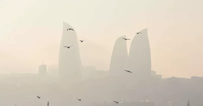 Баку во власти пыли