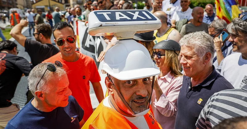 Taksi sürücülərin etiraz aksiyası