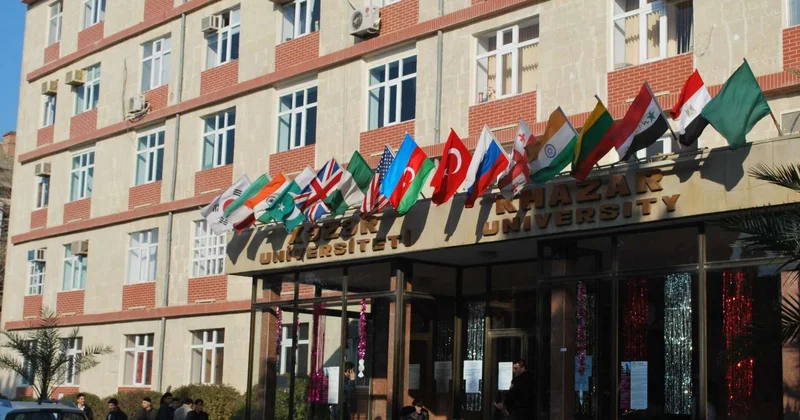 Fərid universitetə bıçaqla gəlib: Hadisənin təfərrüatı bilindi Video