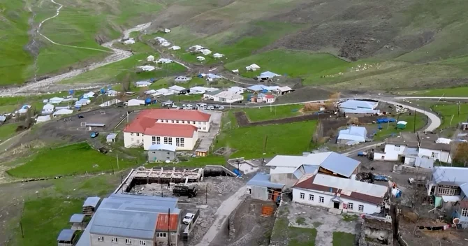 Əfsanəvi Xınalıq: Piramida evlər və qədim əlyazmaların İZİNDƏ