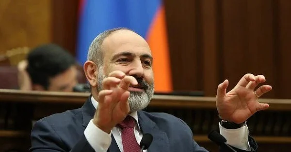Erməni deputat Paşinyanı “siyasi meyit” adlandırıb