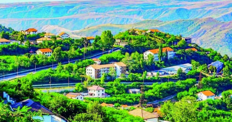 Azad torpaqlarda dirçəliş marafonu davam edir