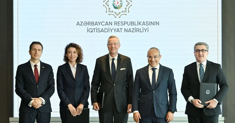 Mikayıl Cabbarov Alman İqtisadiyyatının Şərq Komitəsinin sədri Mixael Harms ilə görüşüb