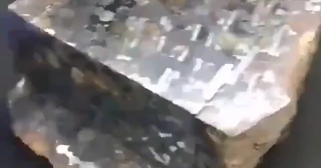 Разбор камня, прилетевшего из космоса ВИДЕО