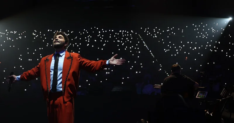 Alqış, həyəcan, anşlaq Elçin ilk solo konsertini verdi