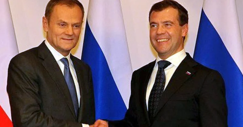 Премьер Польши советует принимать Медведева всерьез