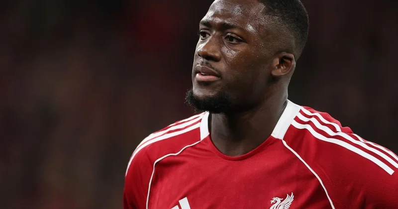 “Liverpul” Konatenin yerinə iki müdafiəçini nəzərdən keçirir