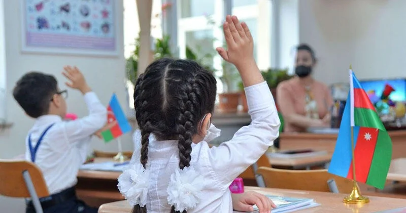 Məktəb gündəliklərinin unudulan sütunu: Davranış qiymətləri niyə tarixə qovuşdu?