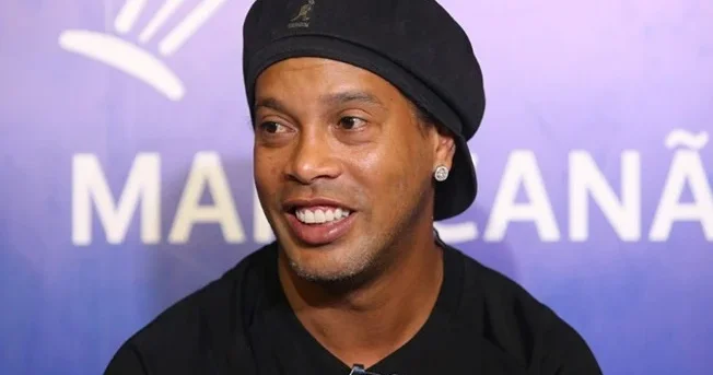 Ronaldinyo ÇL finalı ərəfəsində PSJ yə dəstək olub FOTO